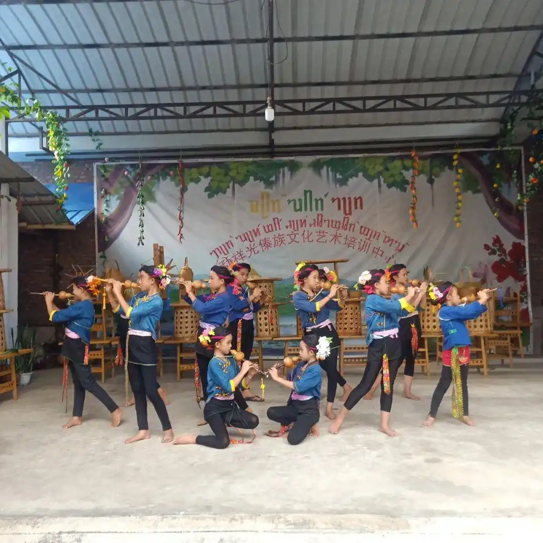 鲜辣民族风味傣族美食_景洪告庄西双景夜市_云南黑暗料理网红打卡店,