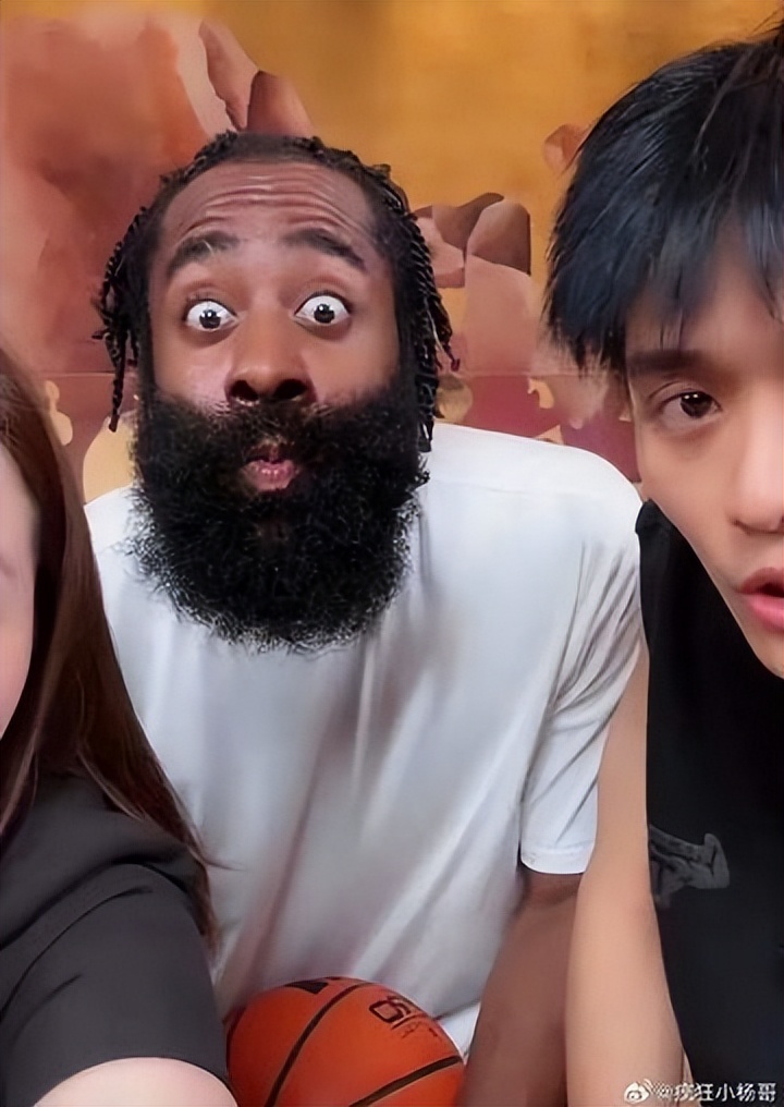 网红直播带货收入排行_顶级网红收入高不高_娱乐八卦中的网红有哪些-