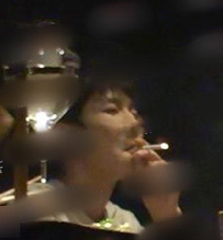王源吸烟事件_有哪些明星因为抽烟上的热点**,_王源抽烟被曝光