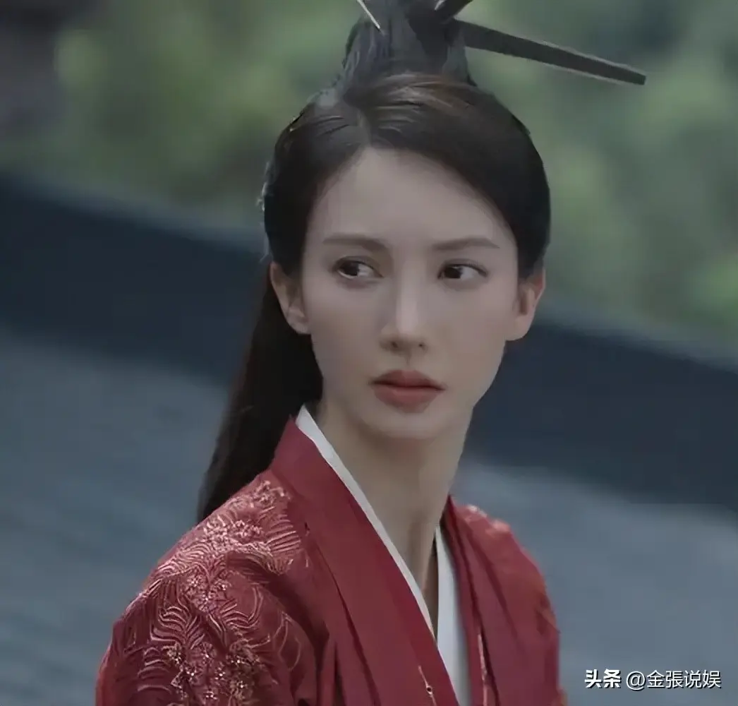 女明星脸上有疤痕_金晨鼻子翻车 高清镜头暴露疤痕 网友质疑演技外貌