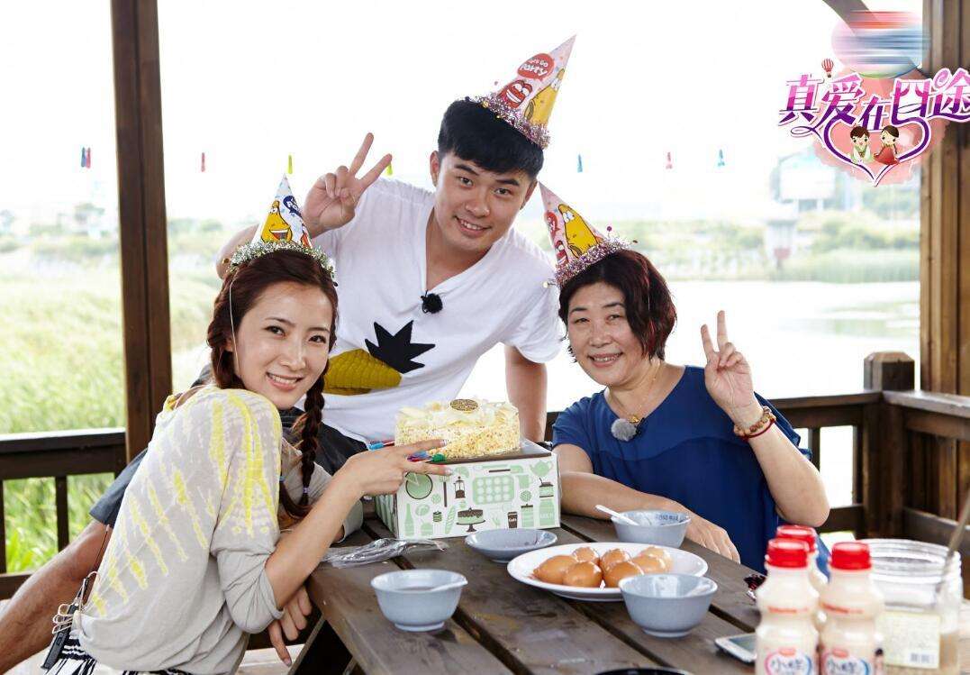 女明星做假_韩雪萨顶顶假唱门_明星假唱事件