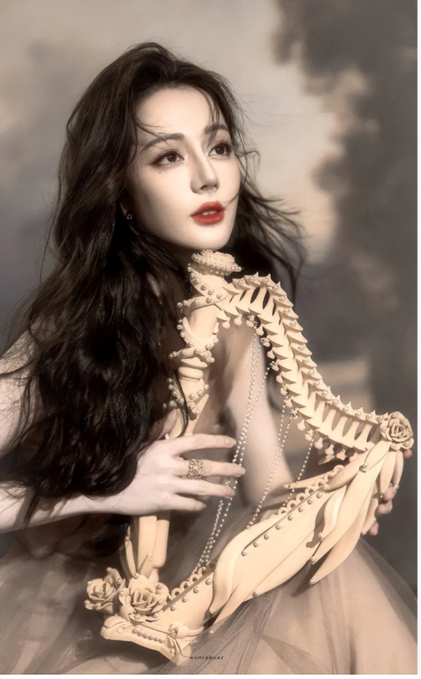 内娱女明星健康问题_33岁迪丽热巴生病现状_明星热点迪丽热巴,